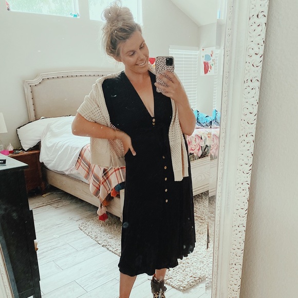 💕 LIKE TO SAVE MY CLOSET 💕 - Picture 2 of 2